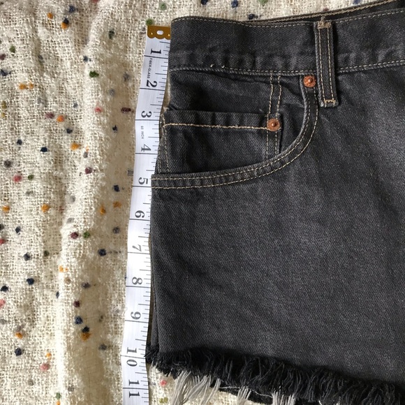 Levi’s black denim high rise shorts - Picture 6 of 9